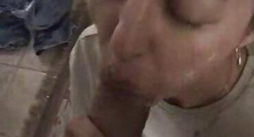 sex tra tấn dương vật Một cô gái fucks một chàng trai. Tình dục dưới sự kiểm soát của một nhà tình dục phim dit nhau học.